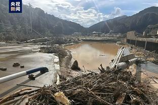 半场-弗林蓬补时破门阿德利倒地未判点 勒沃库森暂1-0海登海姆